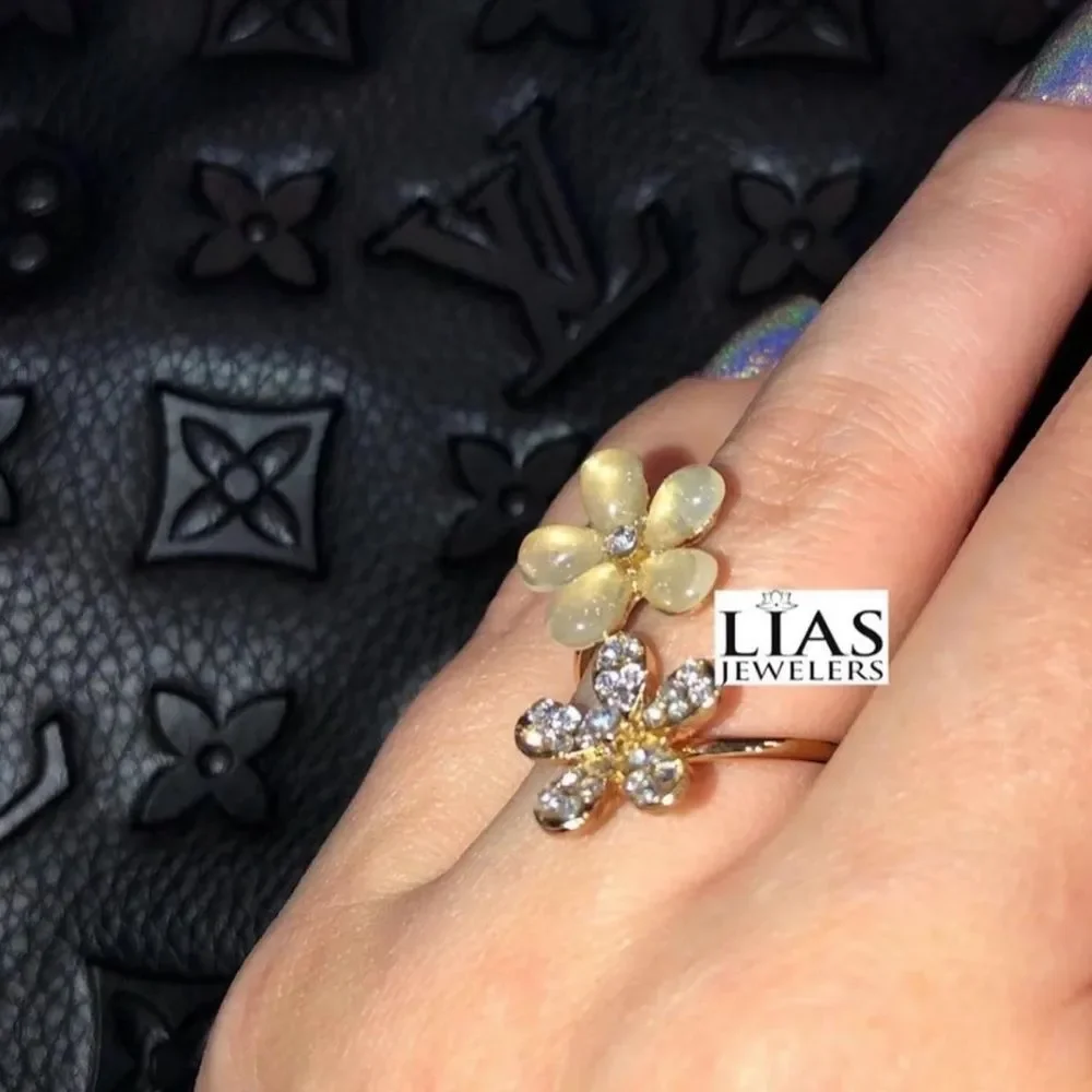 New 18k rose gold engagement ring Flower Ring